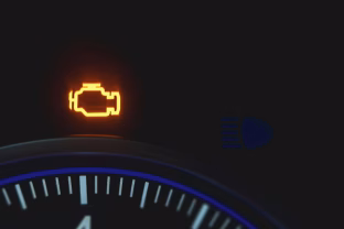 Geltona lemputė automobilio prietaisų skydelyje: gedimas ar tik elektroninis kaprizas? Daugelis daro kritinę klaidą